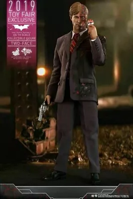 Buy In Stock New Hot Toys MMS546 The Dark Knight - Two Face Harvey Dent 1/6 Figure • 199£