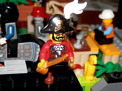 Buy Lego Minifigures - Series 8 - Pirate Captain - Lego Mini Figure With Base • 5.45£